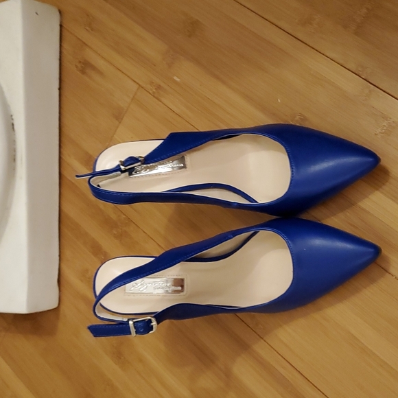 Heels - Picture 3 of 7